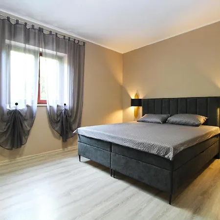 Ferienwohnung Fuer 4 Personen Ca 55 Qm In Pula, Istrien Istrische Riviera - B62498 * Pula