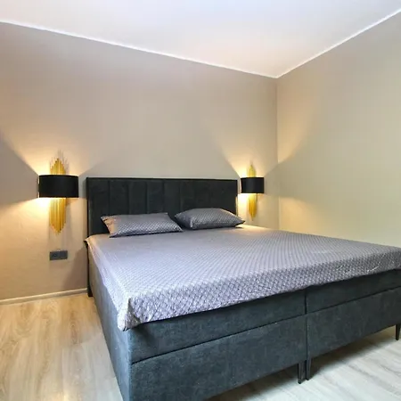 Apartment Ferienwohnung Fuer 4 Personen Ca 55 Qm In Pula, Istrien Istrische Riviera - B62498 *
