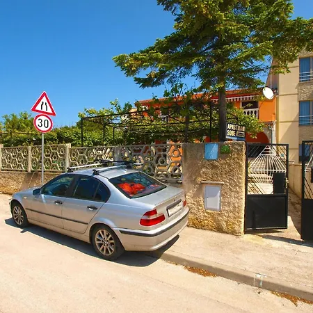 Apartment Ferienwohnung Fuer 4 Personen Ca 55 Qm In Pula, Istrien Istrische Riviera - B62498